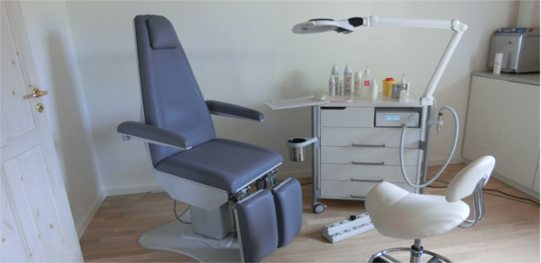 �bningstider og kort